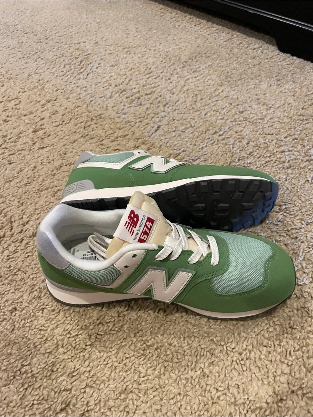 New Balance Kids Green and Cream 574 Sneaker- new!  Size 4 1/2